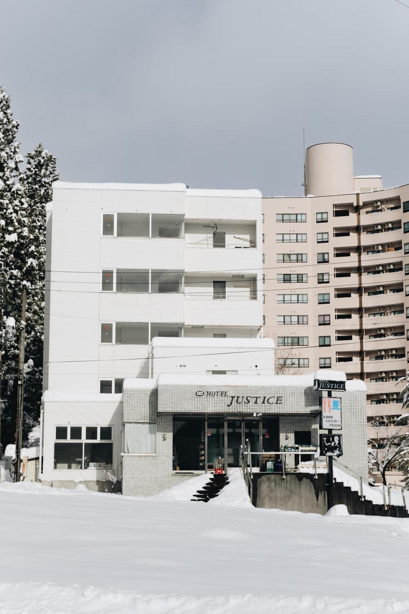 Hotel Justice - Ski In Ski Out Секи Экстерьер фото